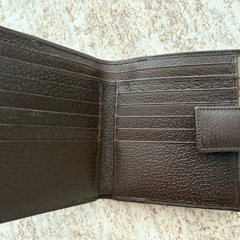 Authentic Gucci Wallet - Picture 5 of 11